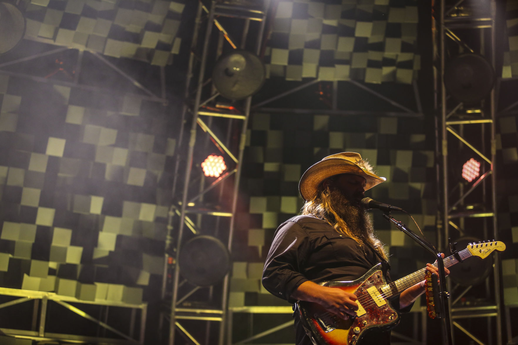 100517-CHRIS-STAPLETON-019